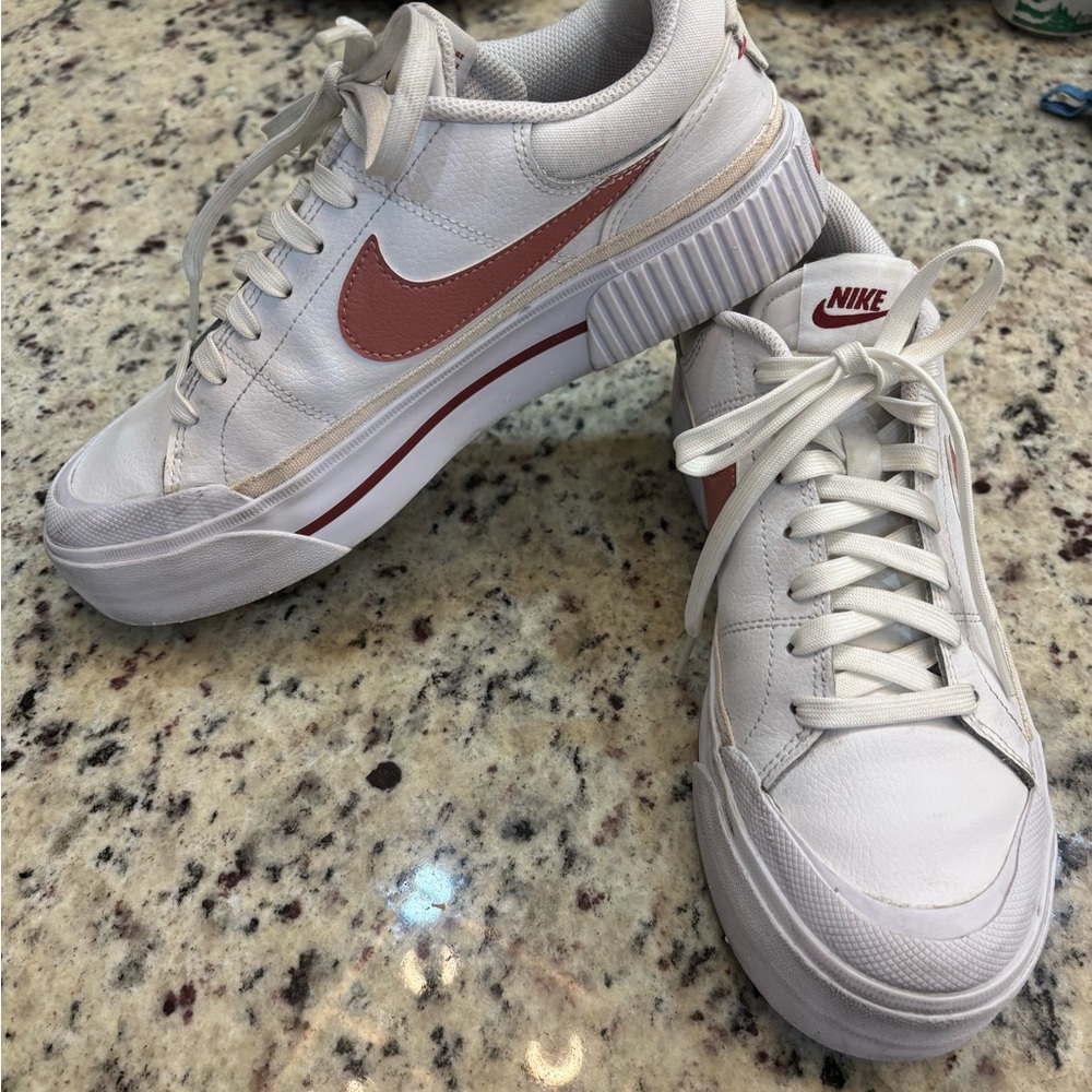 * NOT AVAILABLE *Nike Women's court Lagacy platform - Picture 2 of 6